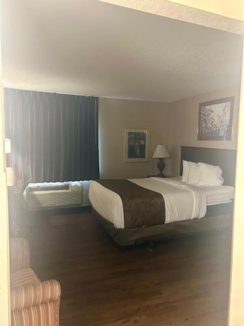 Baymont By Wyndham Battle Creek/I-94 Hotell Exteriör bild