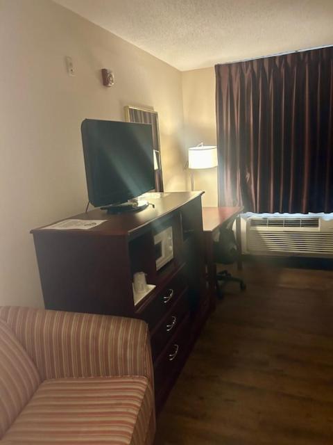 Baymont By Wyndham Battle Creek/I-94 Hotell Exteriör bild